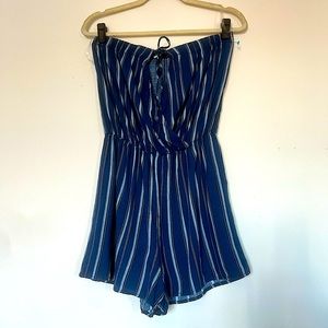NWOT WILLIAMB Strapless Romper